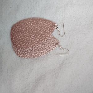 Tear drop dangle earringa